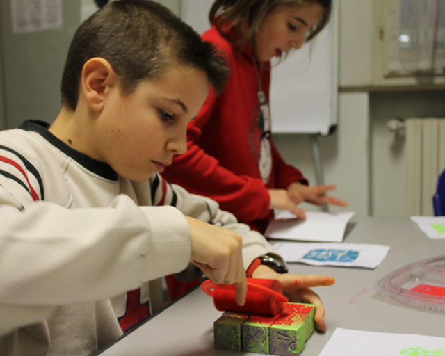 Scoprire la xilografia. Prototipo di Pablo Pi alla prova dei bambini, Centro Zaffiria